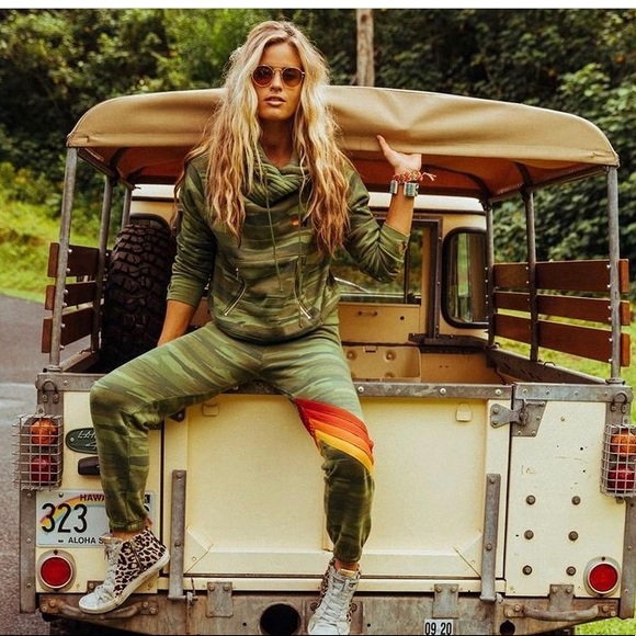 MYSTERY ‘pay it forward’ BUNDLE - Picture 3 of 15